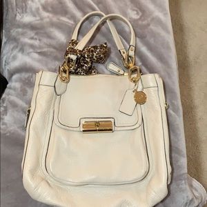 Coach - off white tote like bag
